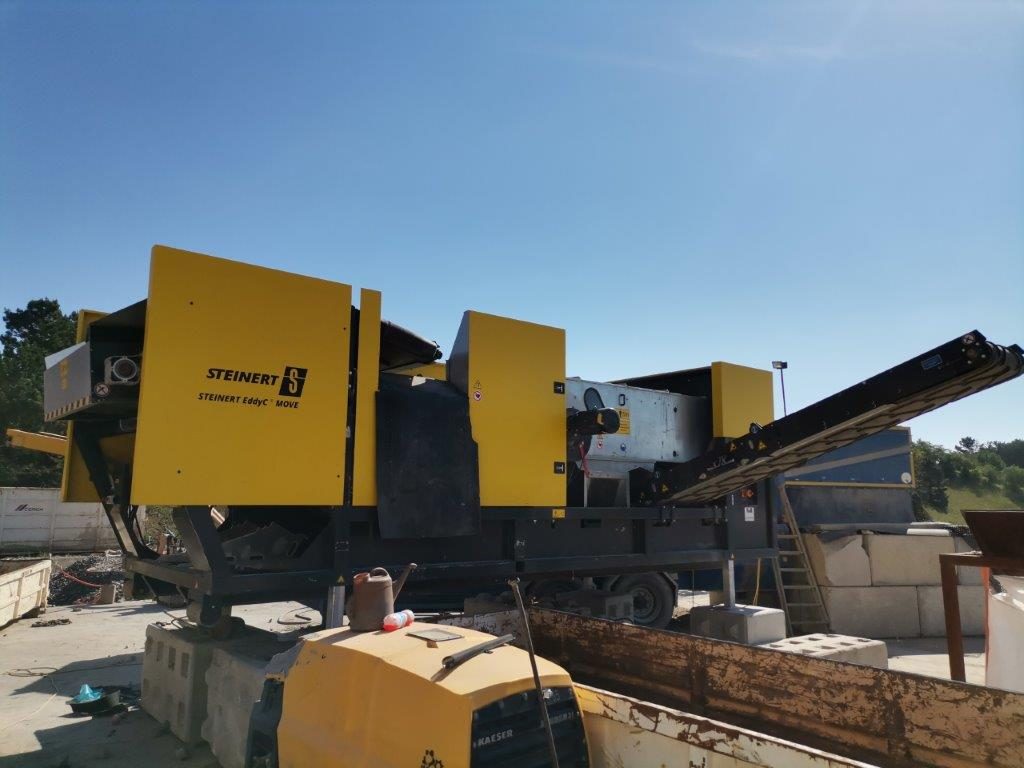 Der Steinert EddyC Move im Einsatz auf dem Recyclingplatz in Weikersdorf. 